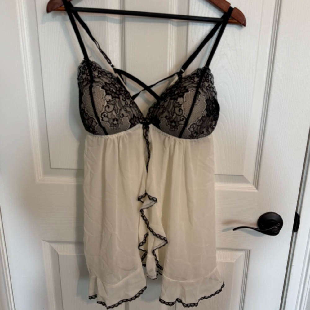 Ambrielle Chiffon Babydoll black and white lace size XL